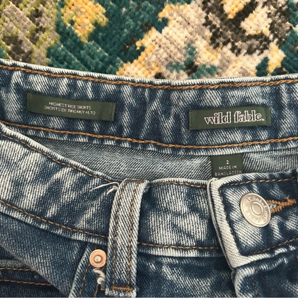 Wild Fable distressed Highest Rise Denim Shorts Size 2 - Picture 3 of 6